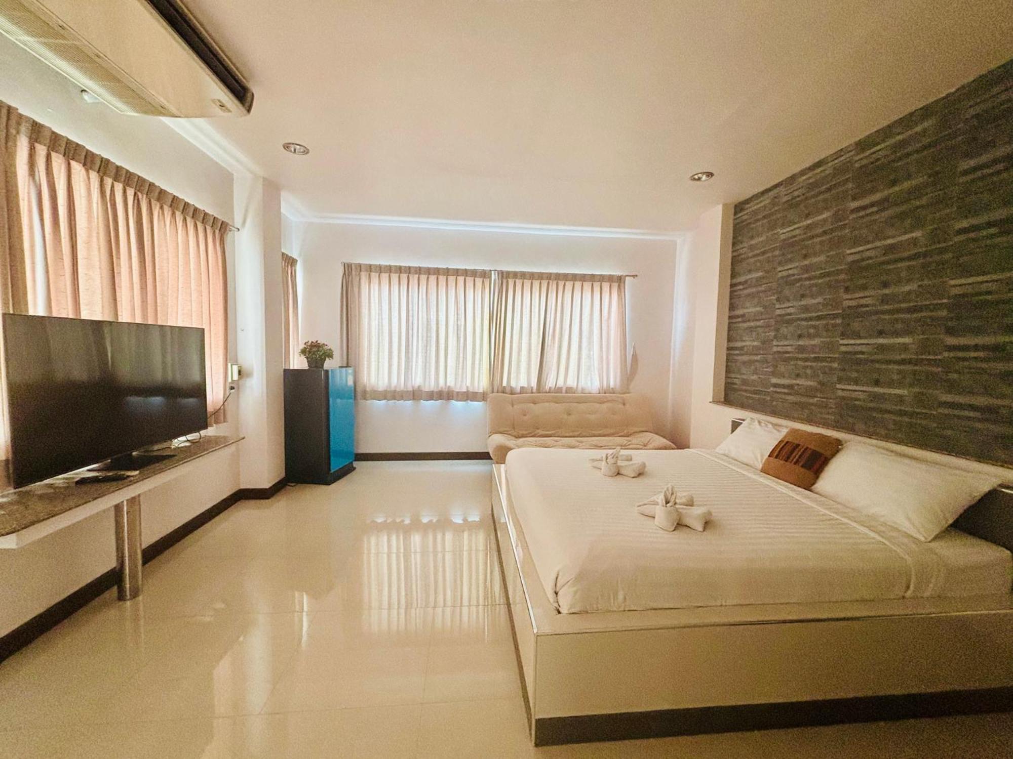 Deluxe King Room