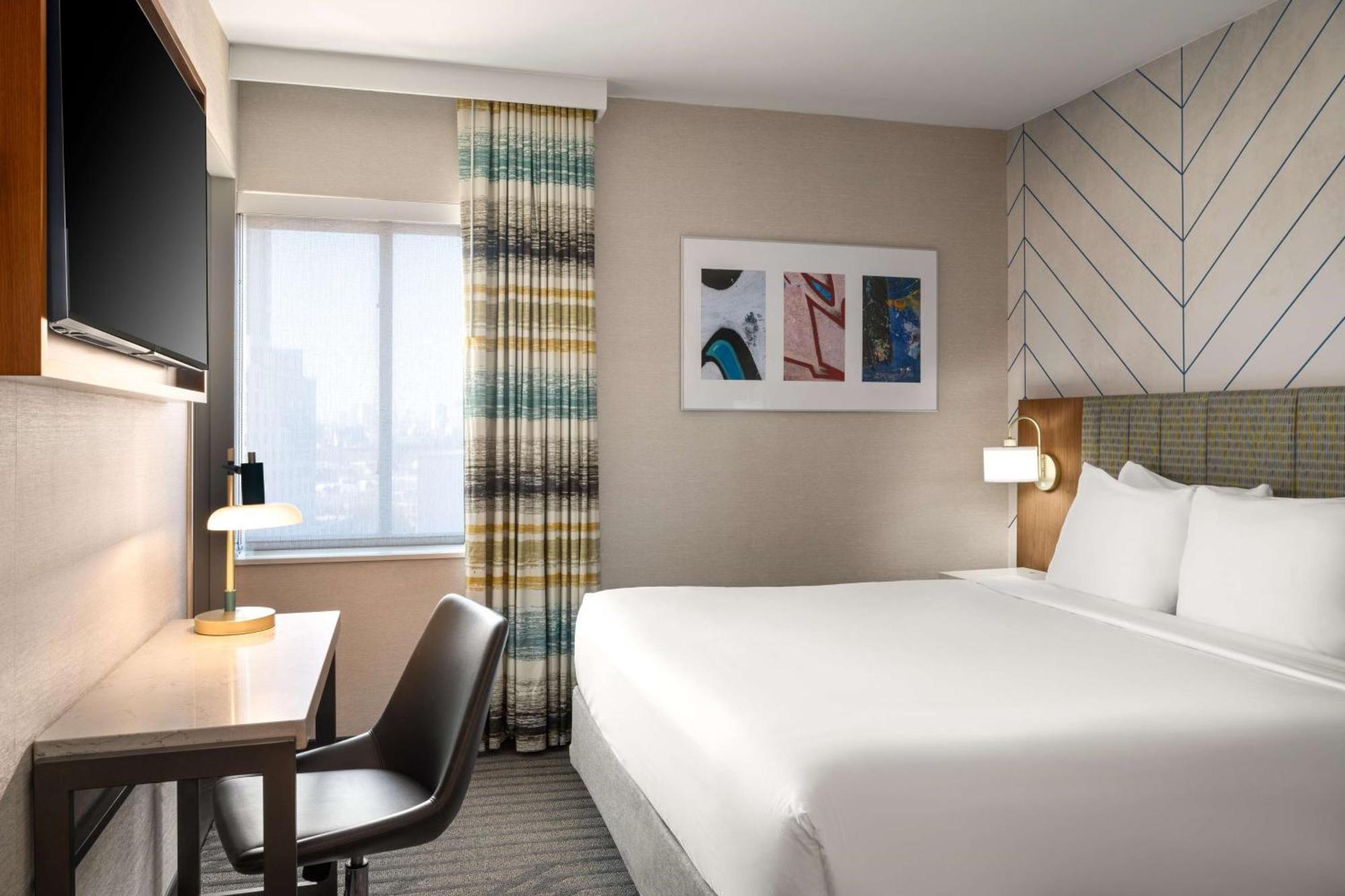 King Room with City View - Non-Smoking