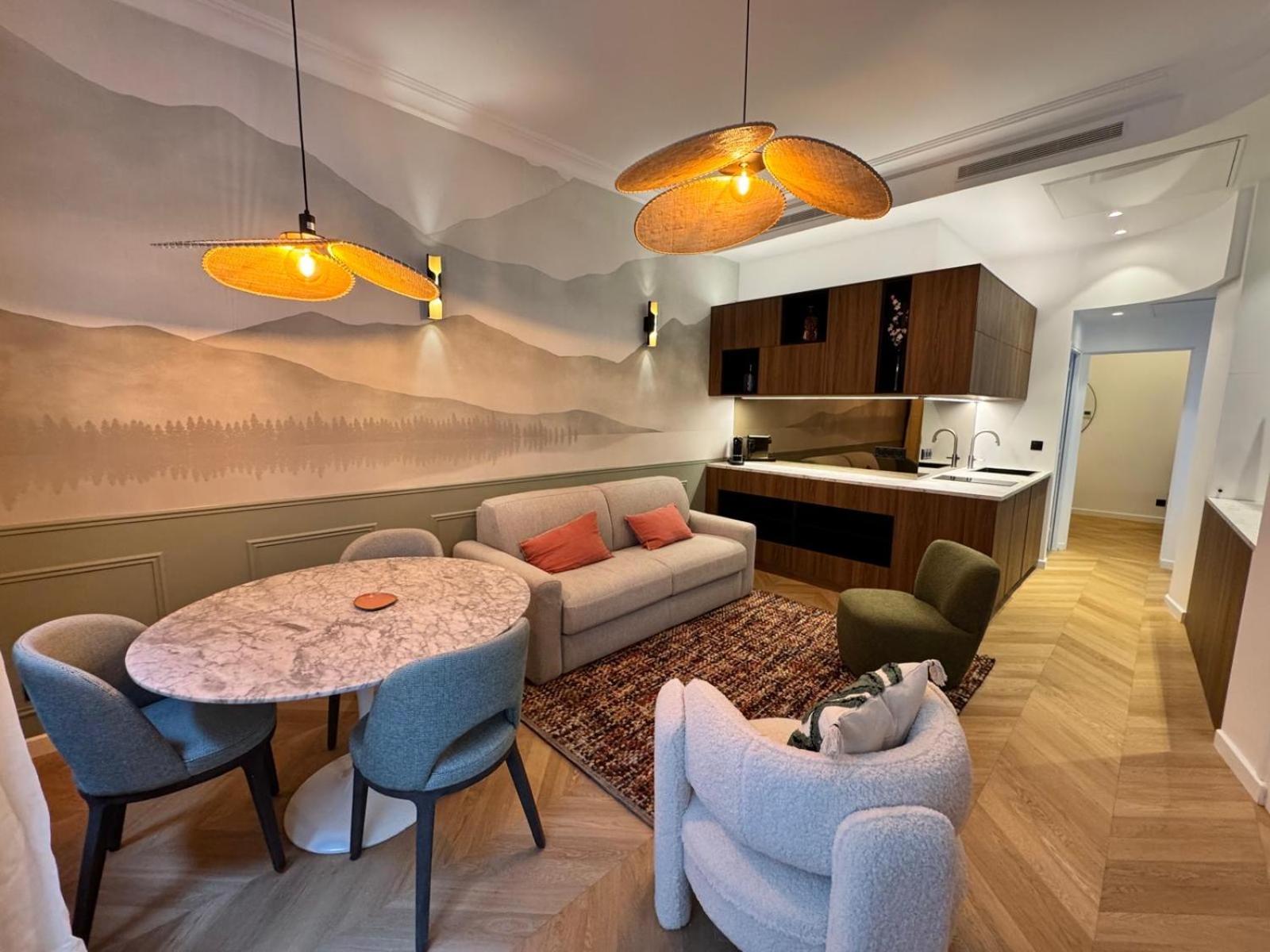 Deluxe One-Bedroom Apartment