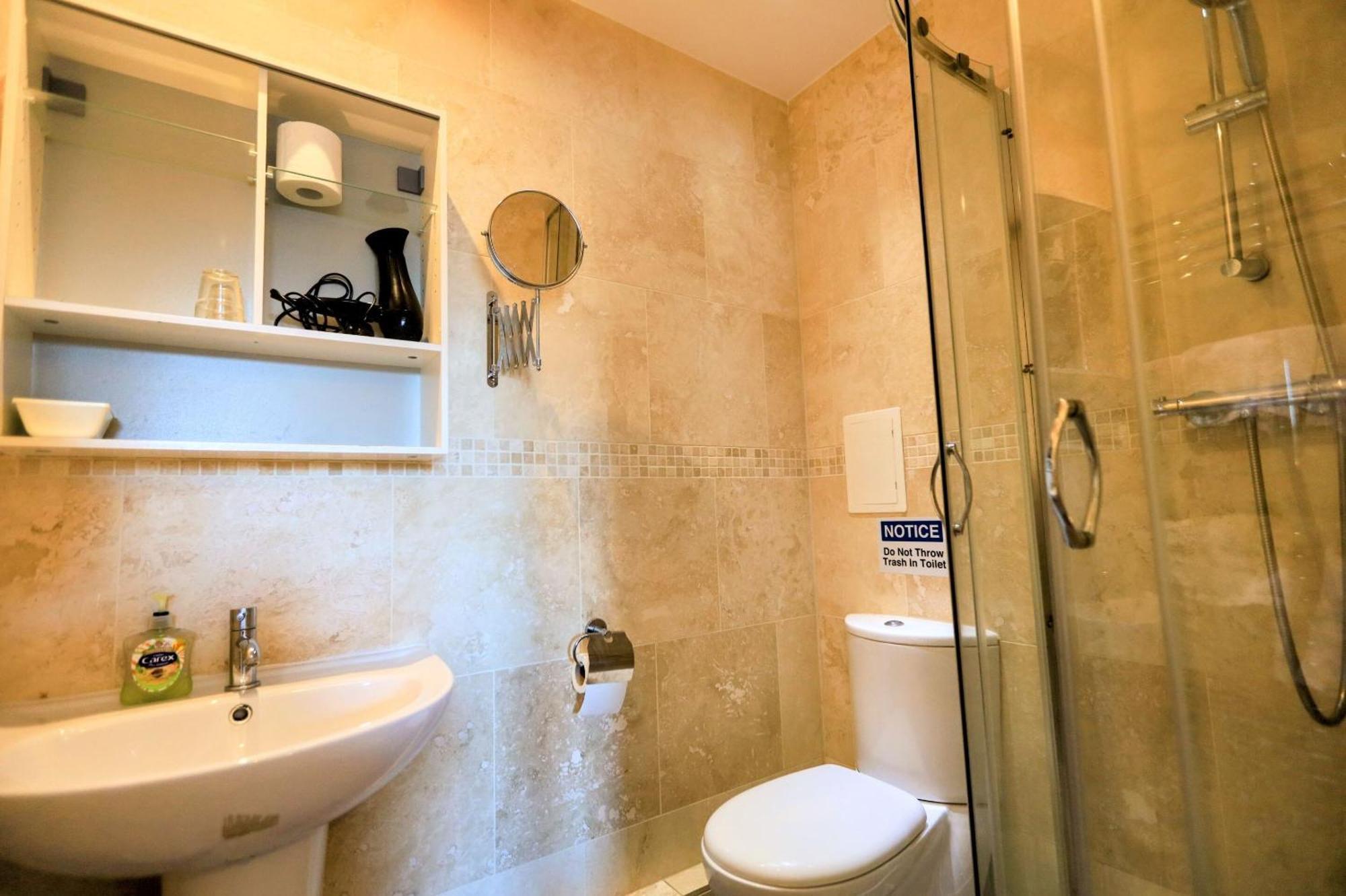 Double Room with Private Bathroom,1670729564:JPEG