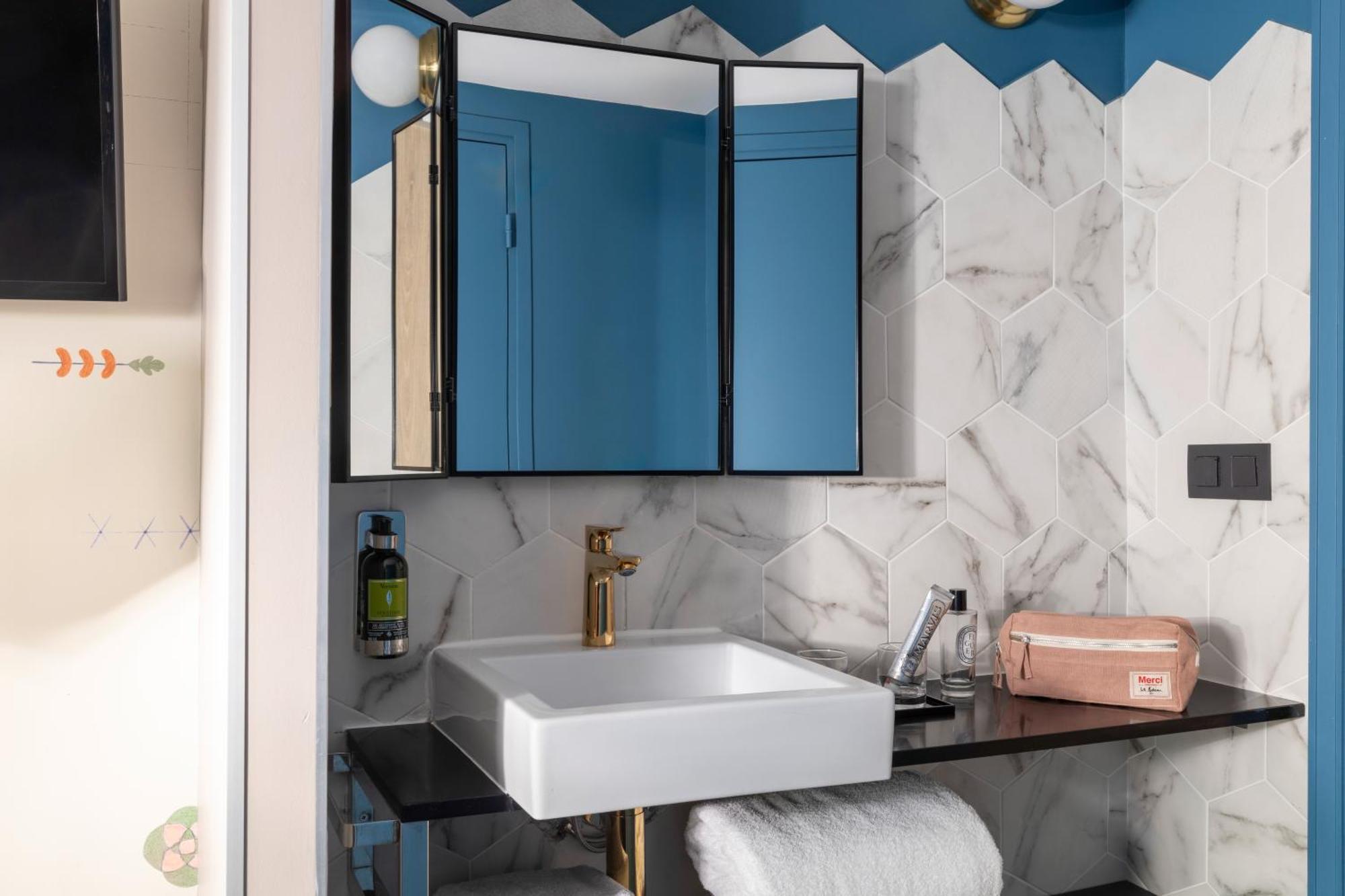 Deluxe Room,1672571592:JPEG