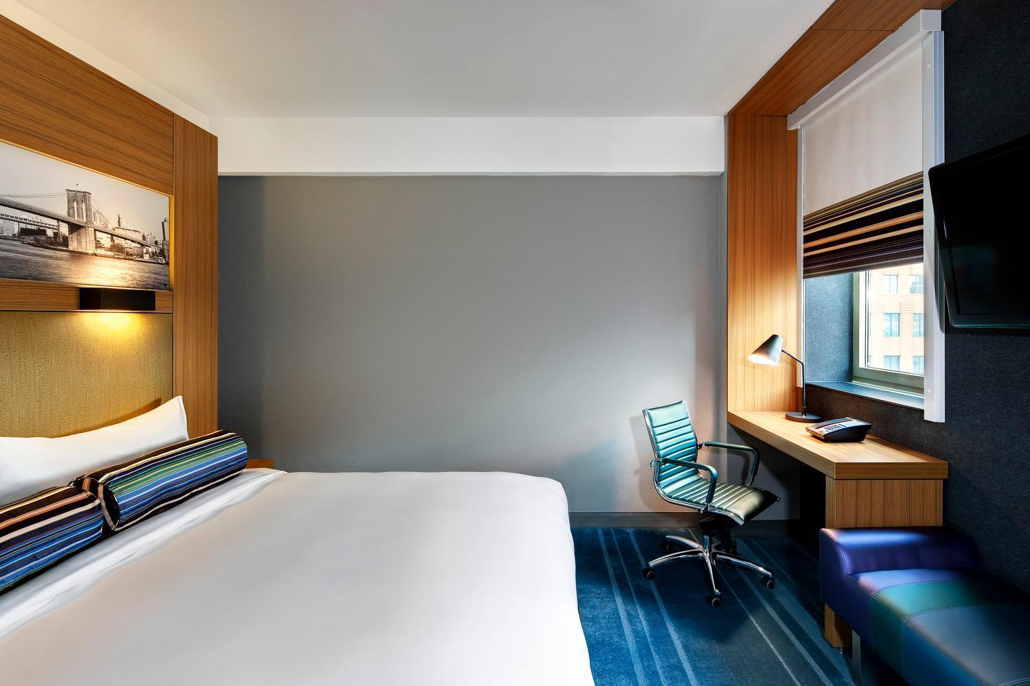 Suite 1 King Sofa bed Corner room