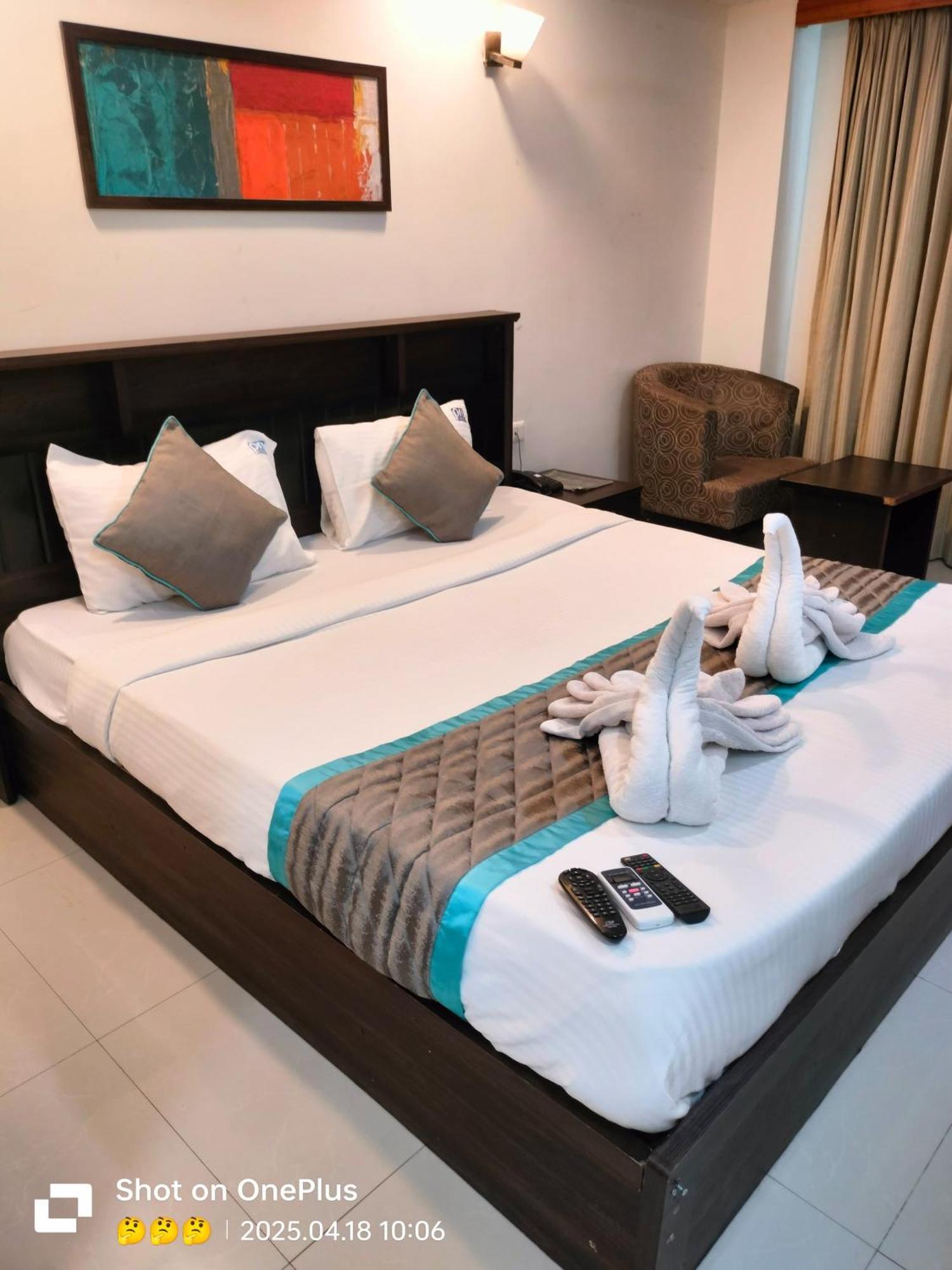 Deluxe King Room