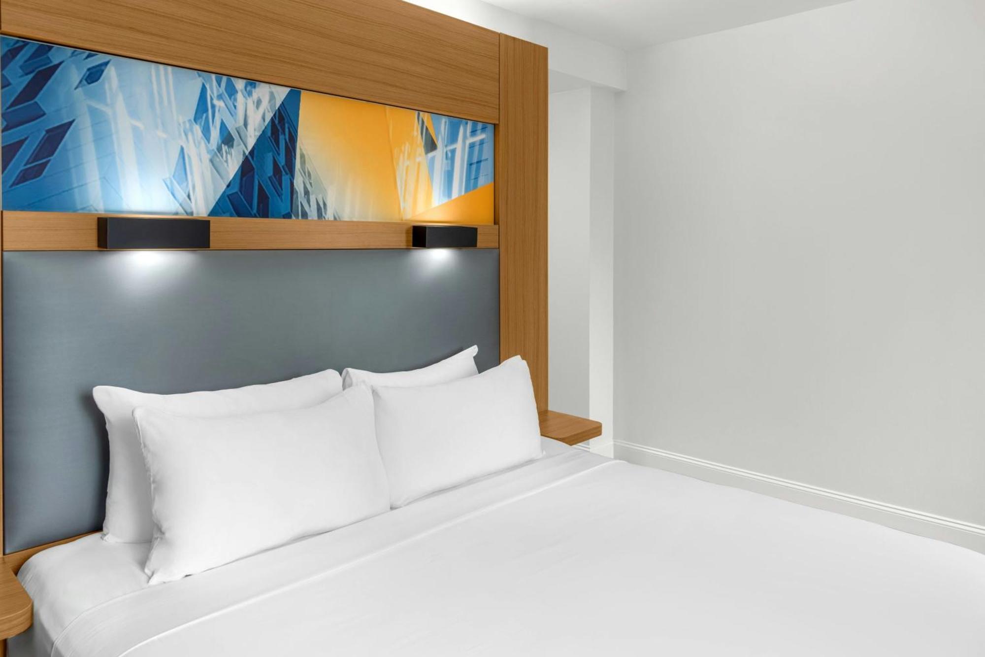 King Room Mobility Hearing Accessible Roll Shower