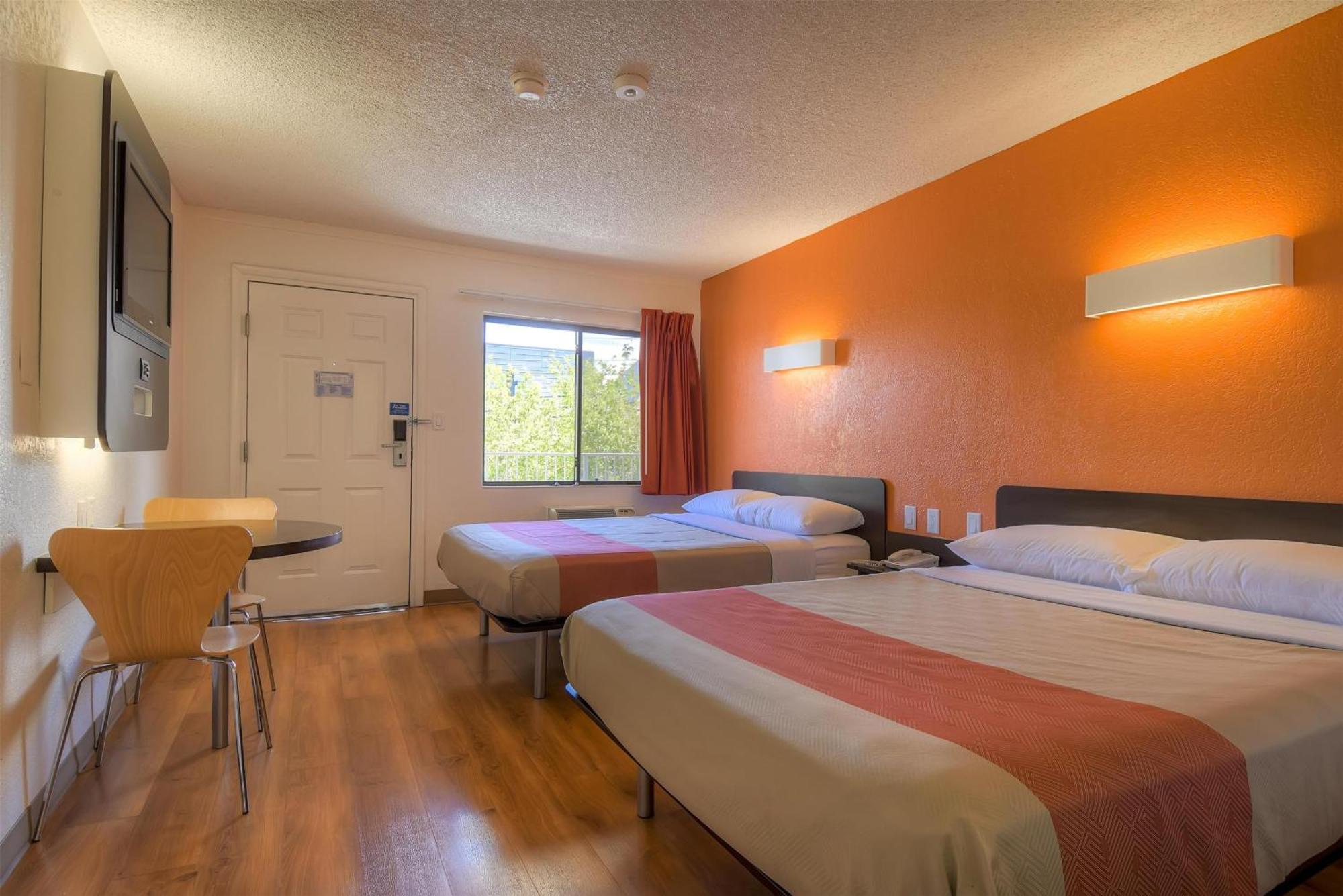 Deluxe Double Room - Non-Smoking