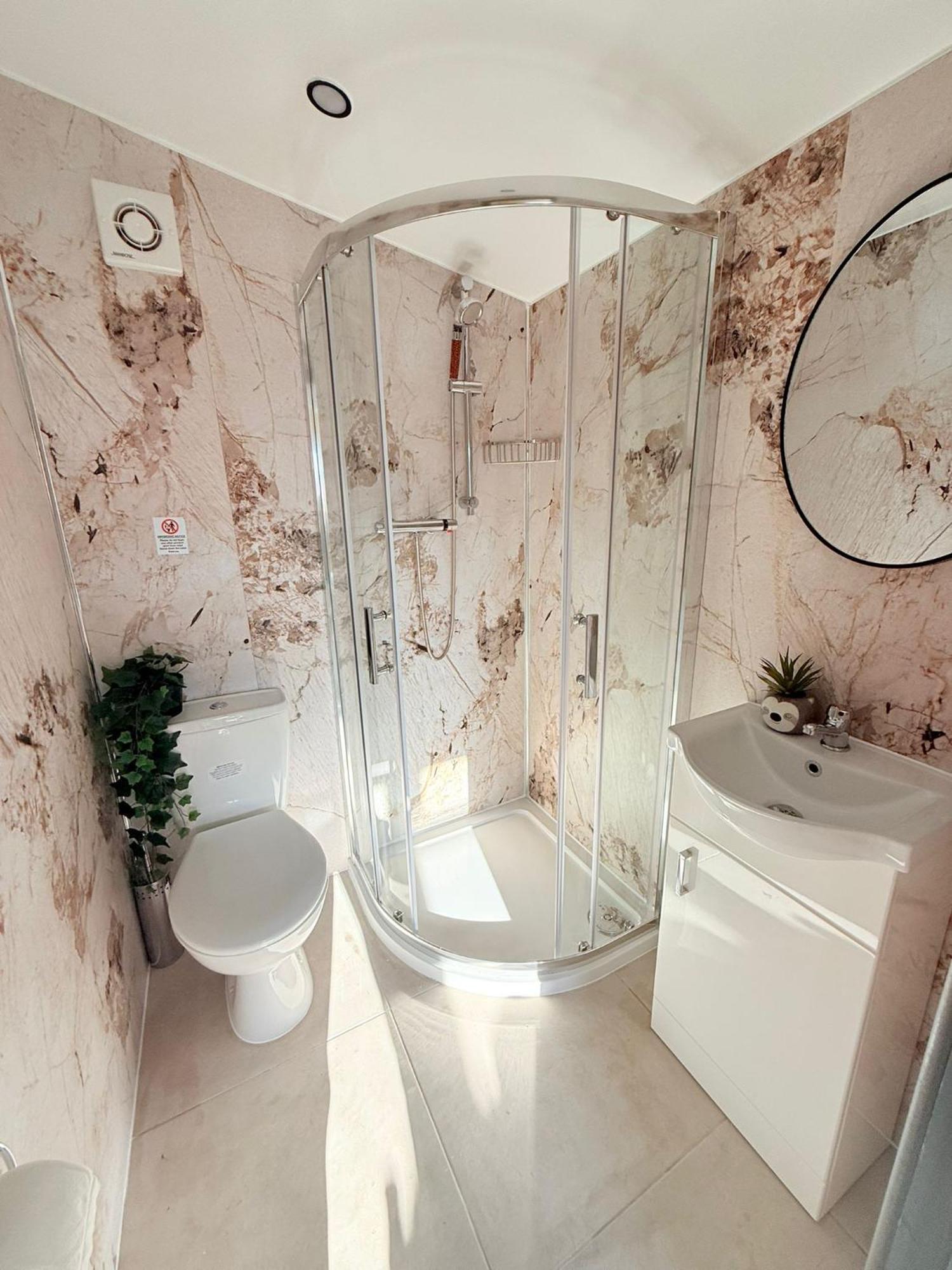 Triple Room with Private External Bathroom,1684346549:JPEG