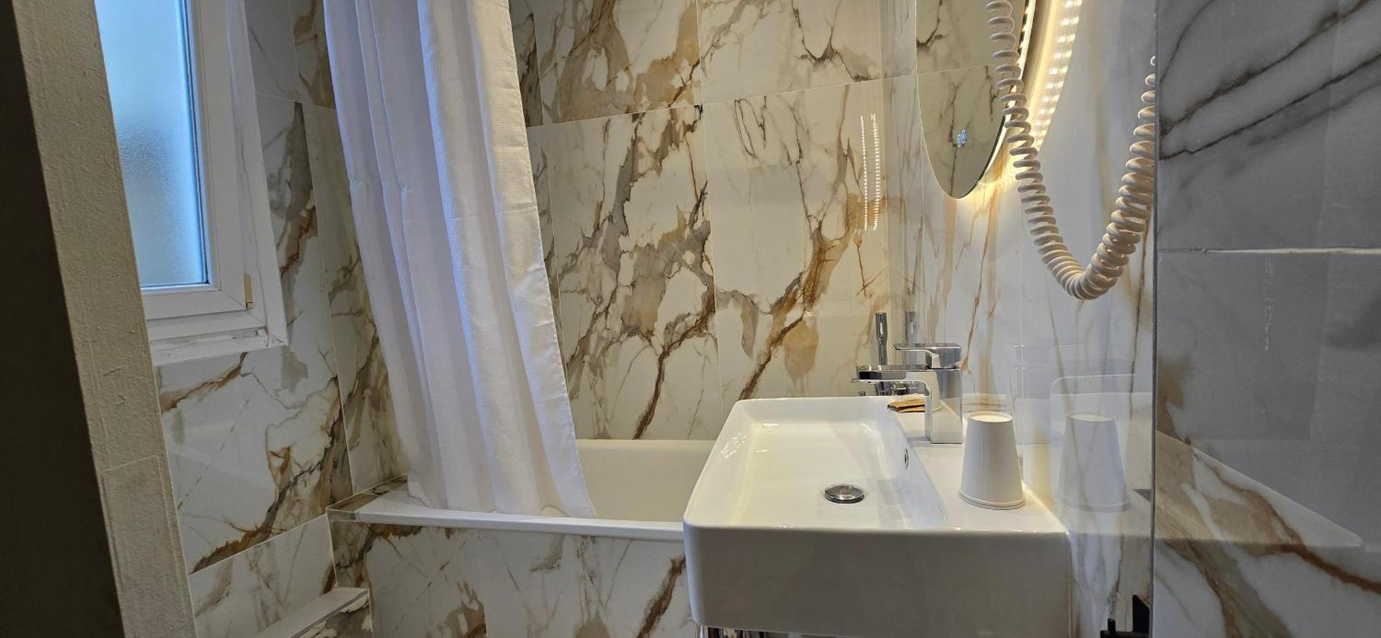 Double Room with Bathtub (without elevator)