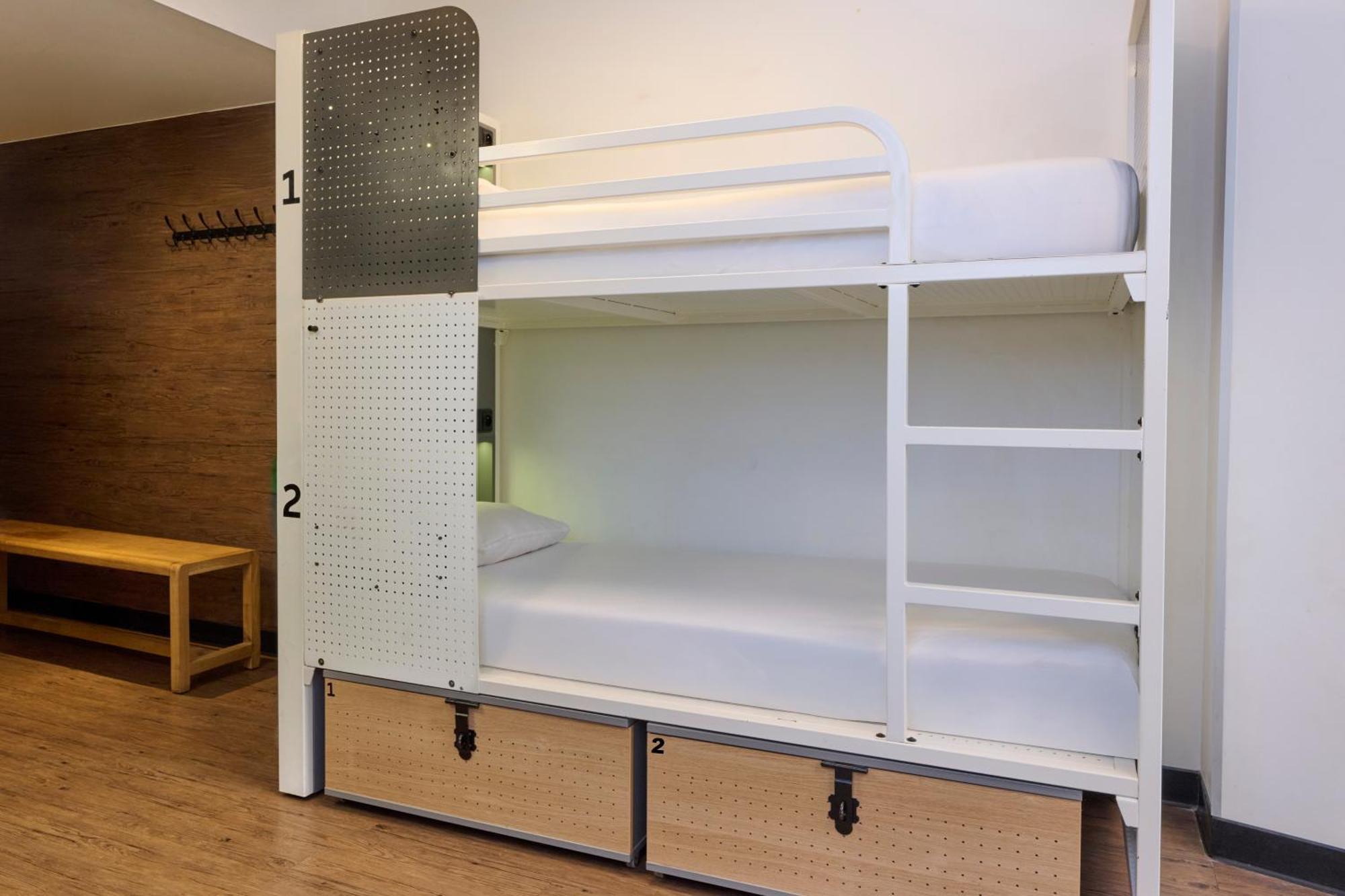 Room with 6 beds and Private Bathroom,1689859001:JPEG