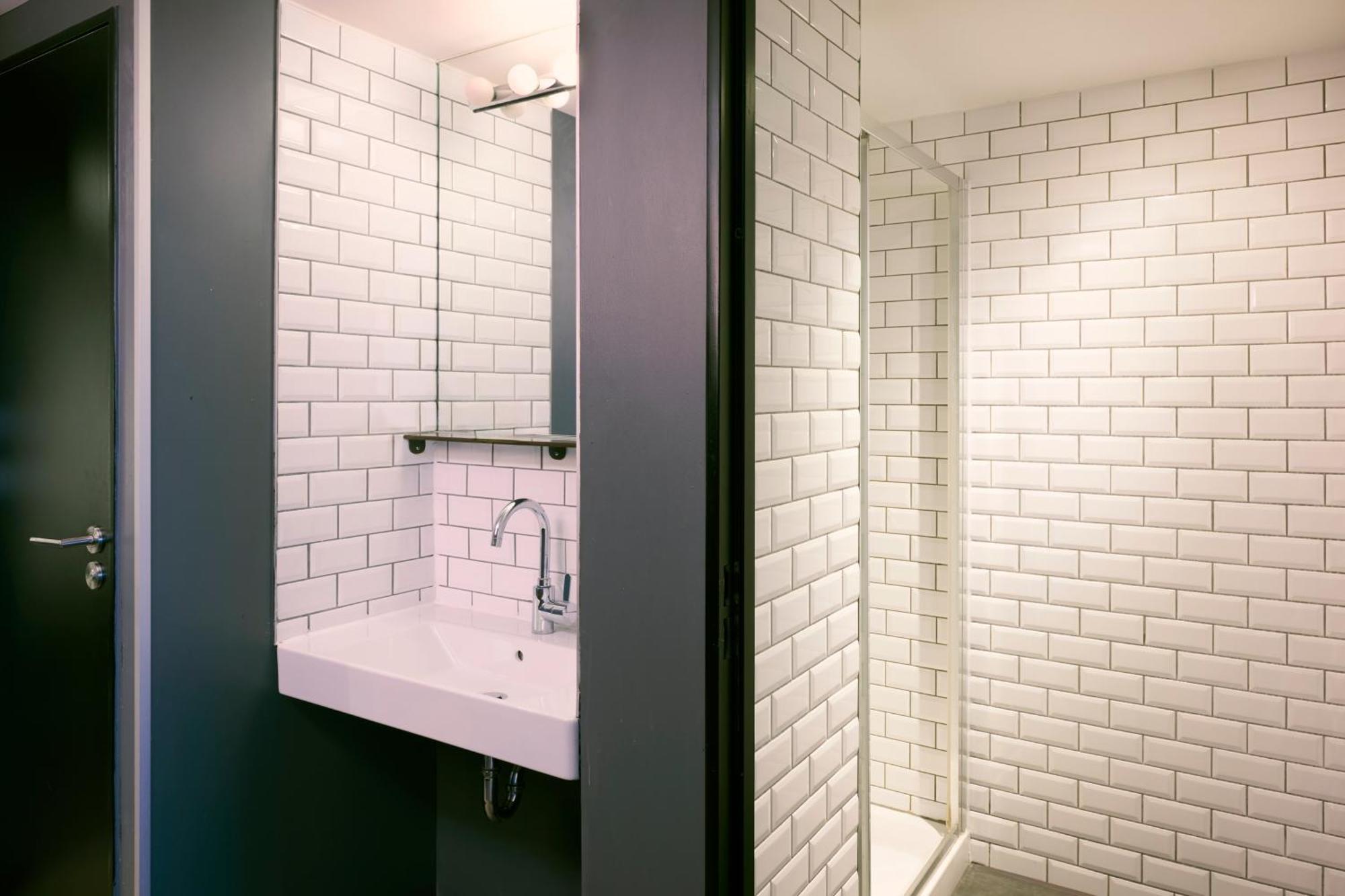 Private 4 Bed Room,1689858937:JPEG