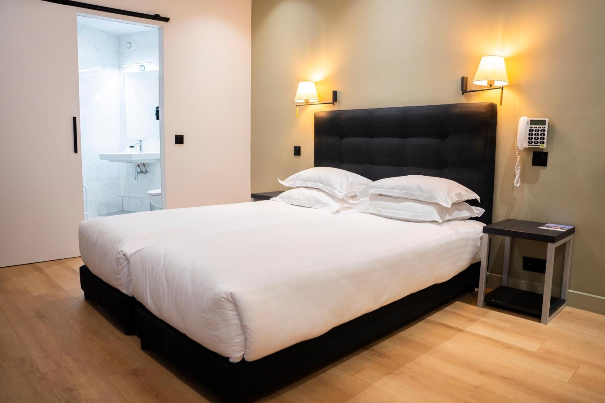 Family Room,1691983949:JPEG