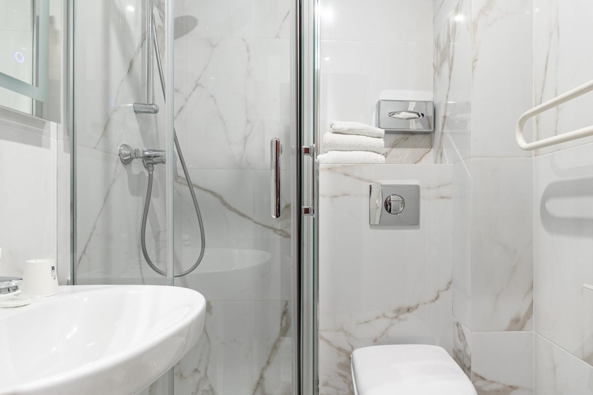 Simple Room,1695746570:JPEG