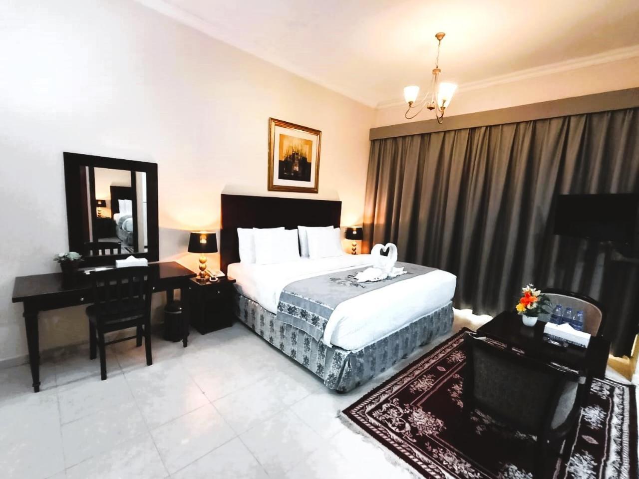 Studio,1742748849:JPEG