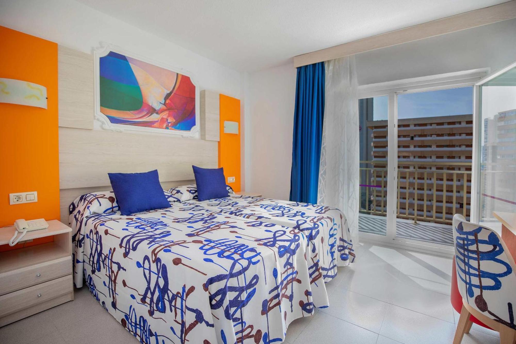 Twin Room (3 Adults)