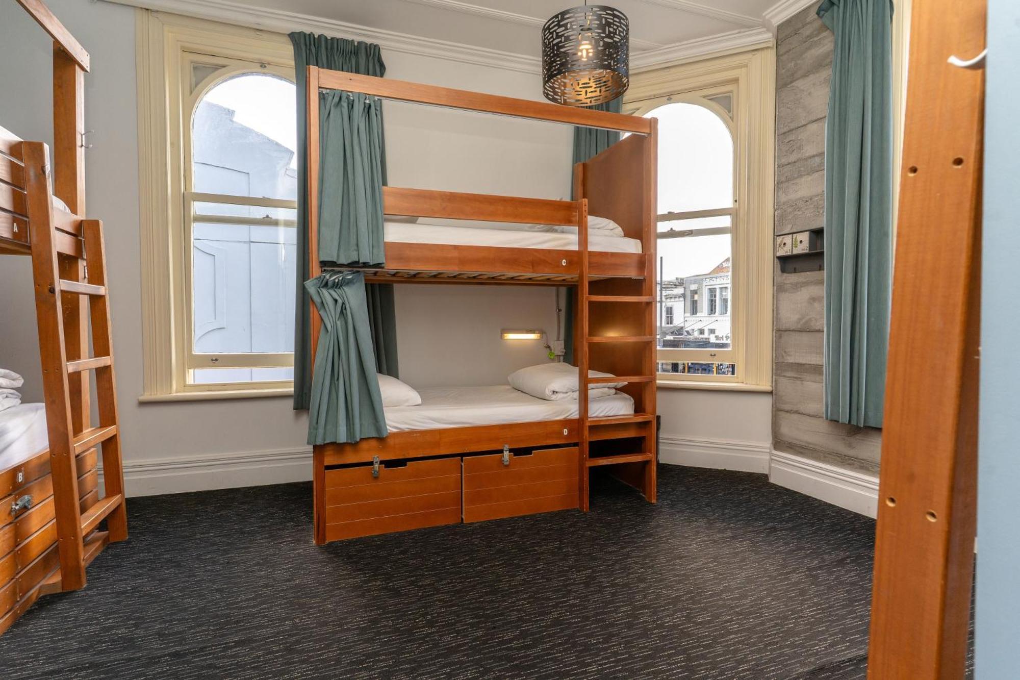 Bed 6 Bed Dorm Female,1669855604:JPEG