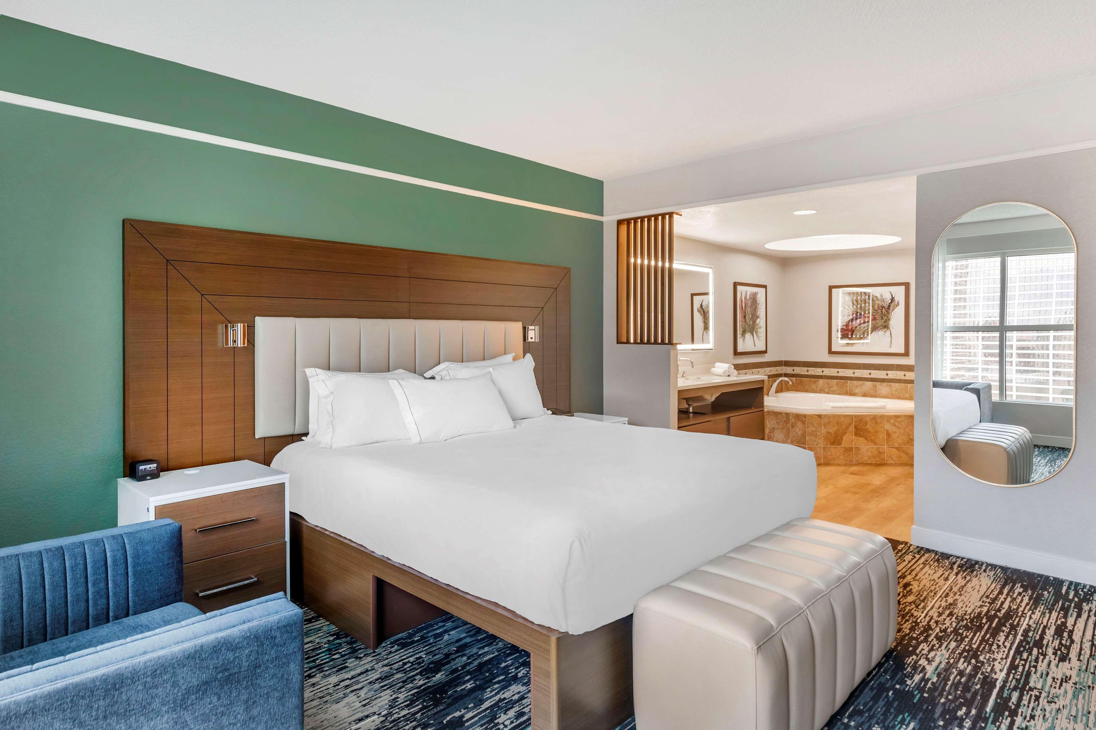 Two-Bedroom Suite with Sofa Bed