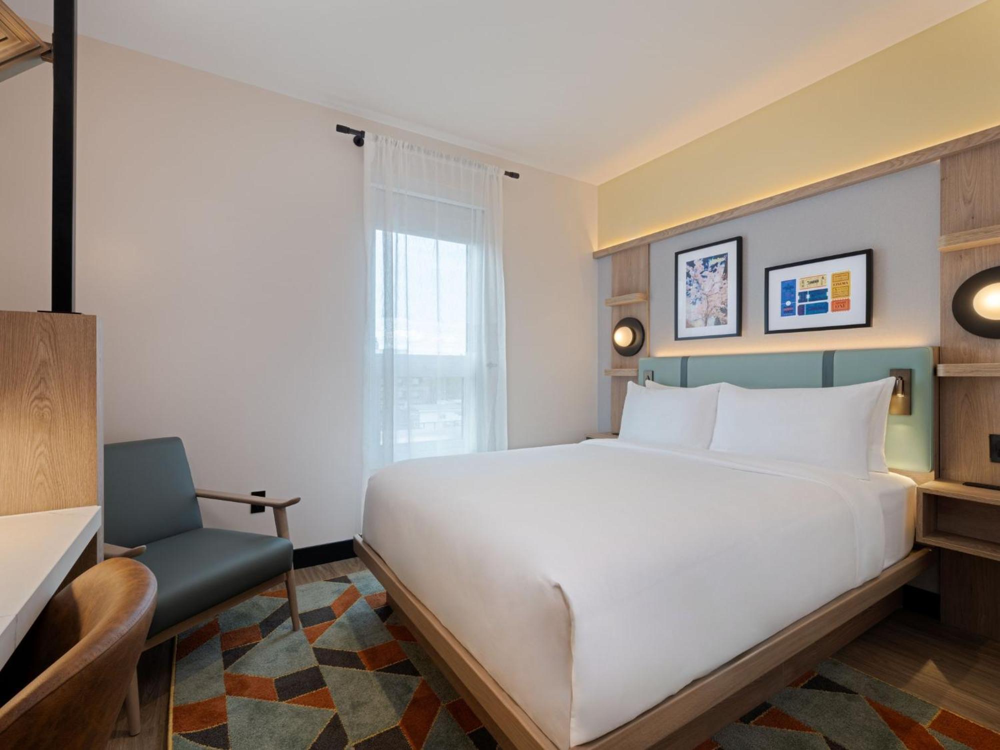 Grand Queen Room
