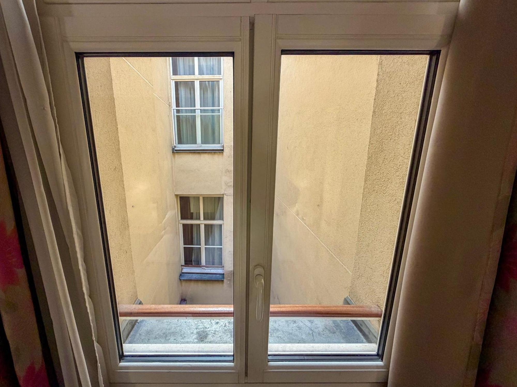 CLASSIC COMFORT Double Room – Courtyard view