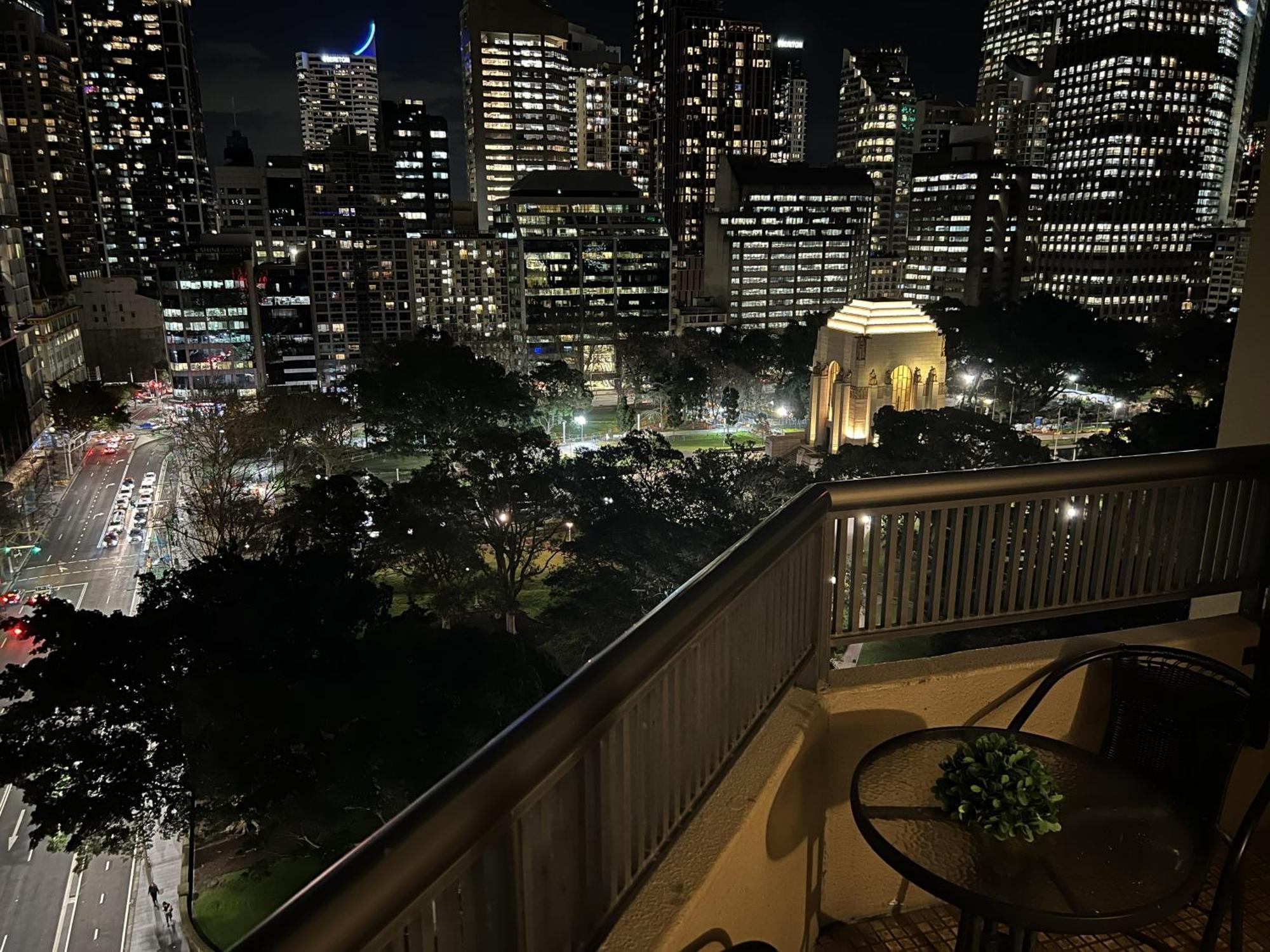 Superior One-Bedroom Apartment with Balcony and Hyde Park View