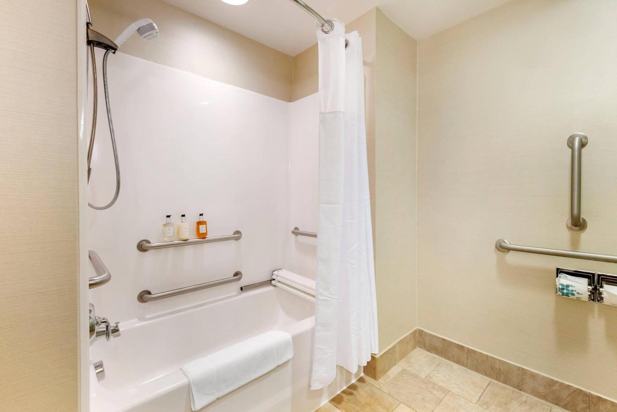Deluxe Queen Room with Two Queen Beds - Accessible - Non-Smoking