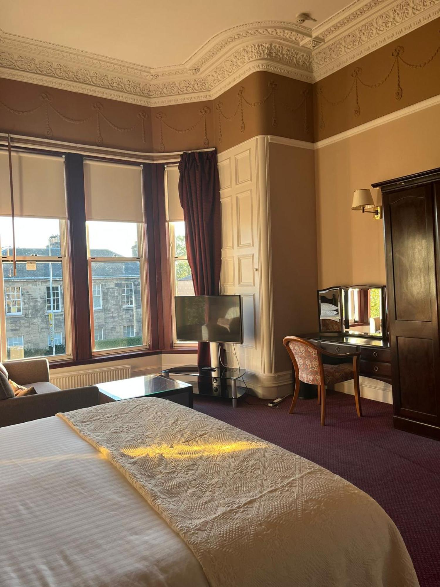 Deluxe Suite,1731422761:JPEG