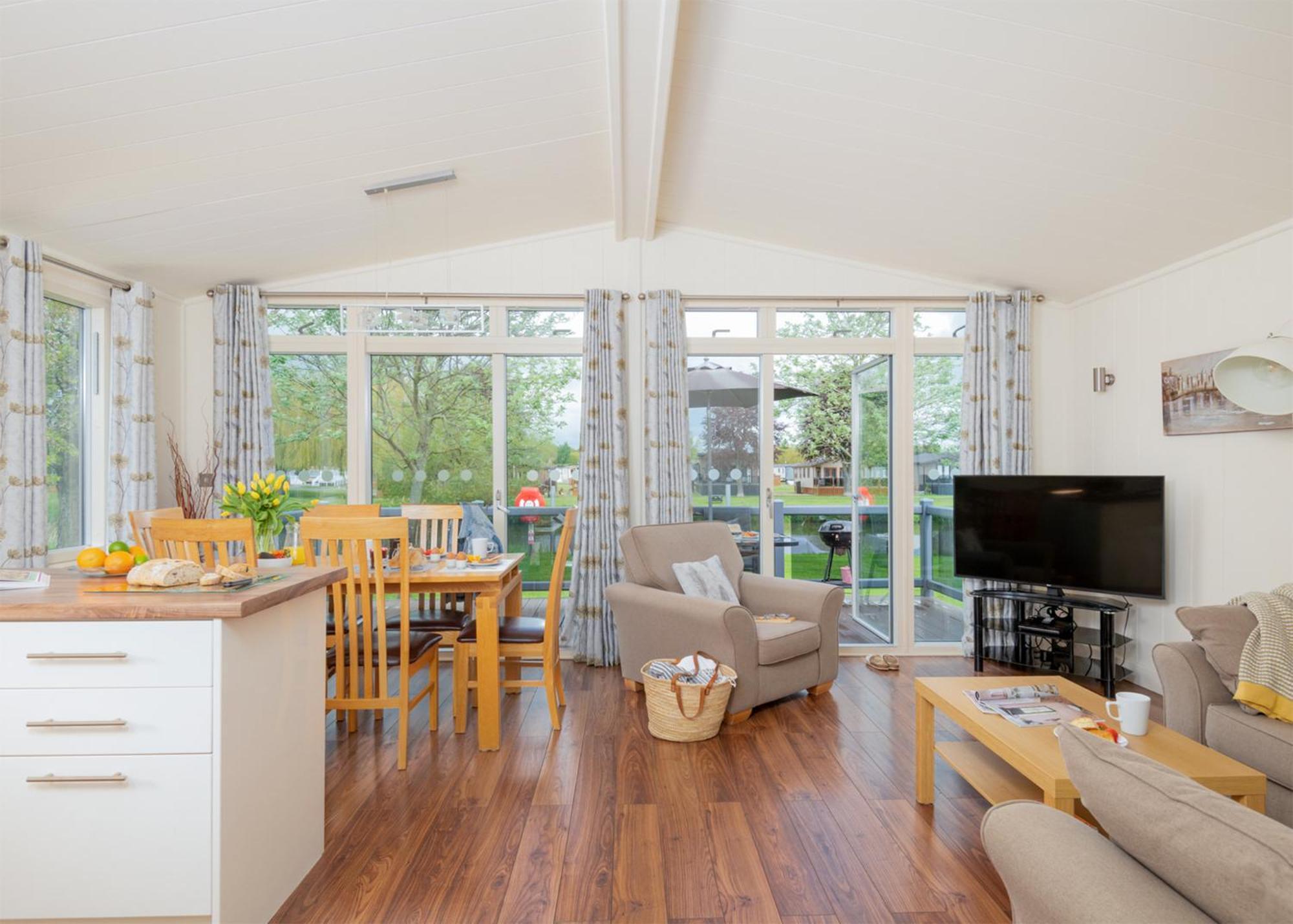 Three-Bedroom House,1733150263:JPEG