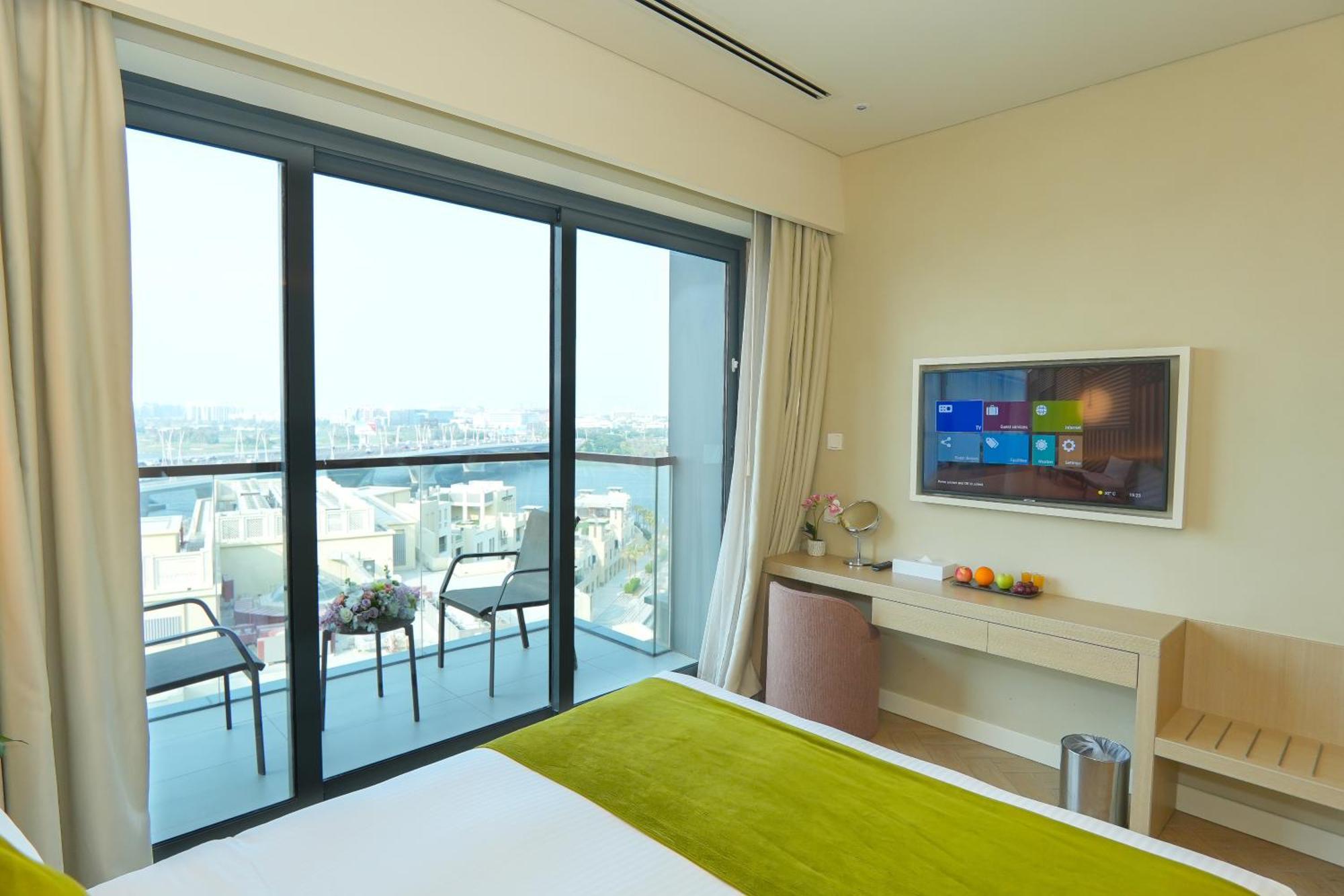 Executive Room with Balcony (Creek View)