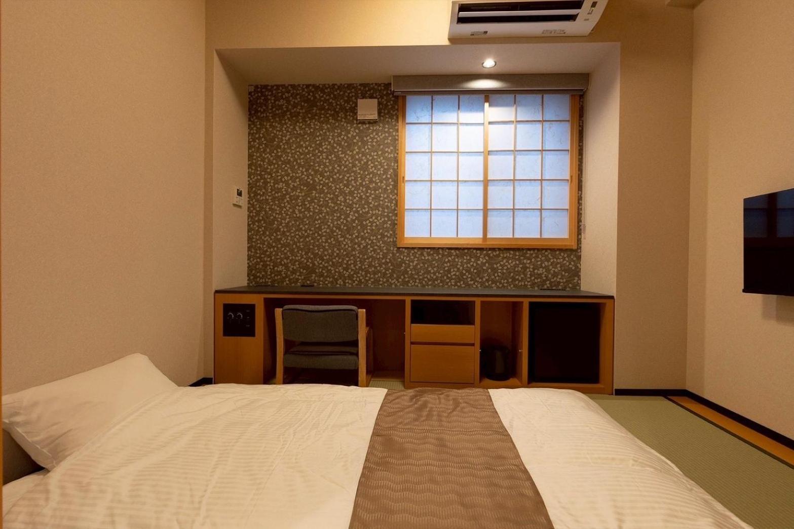 Japanese-Style Room