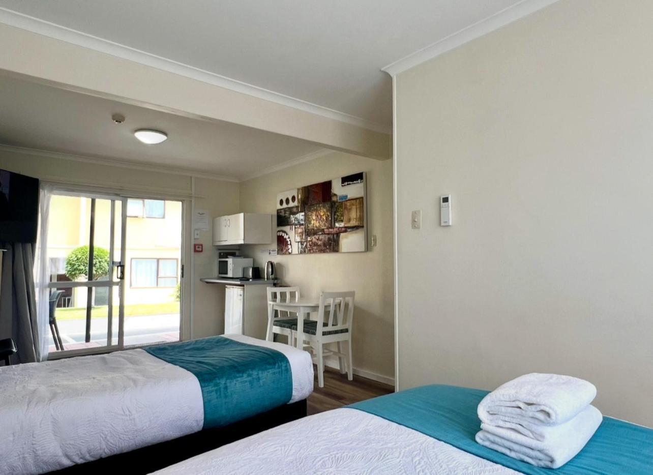 Studio,1742750762:JPEG