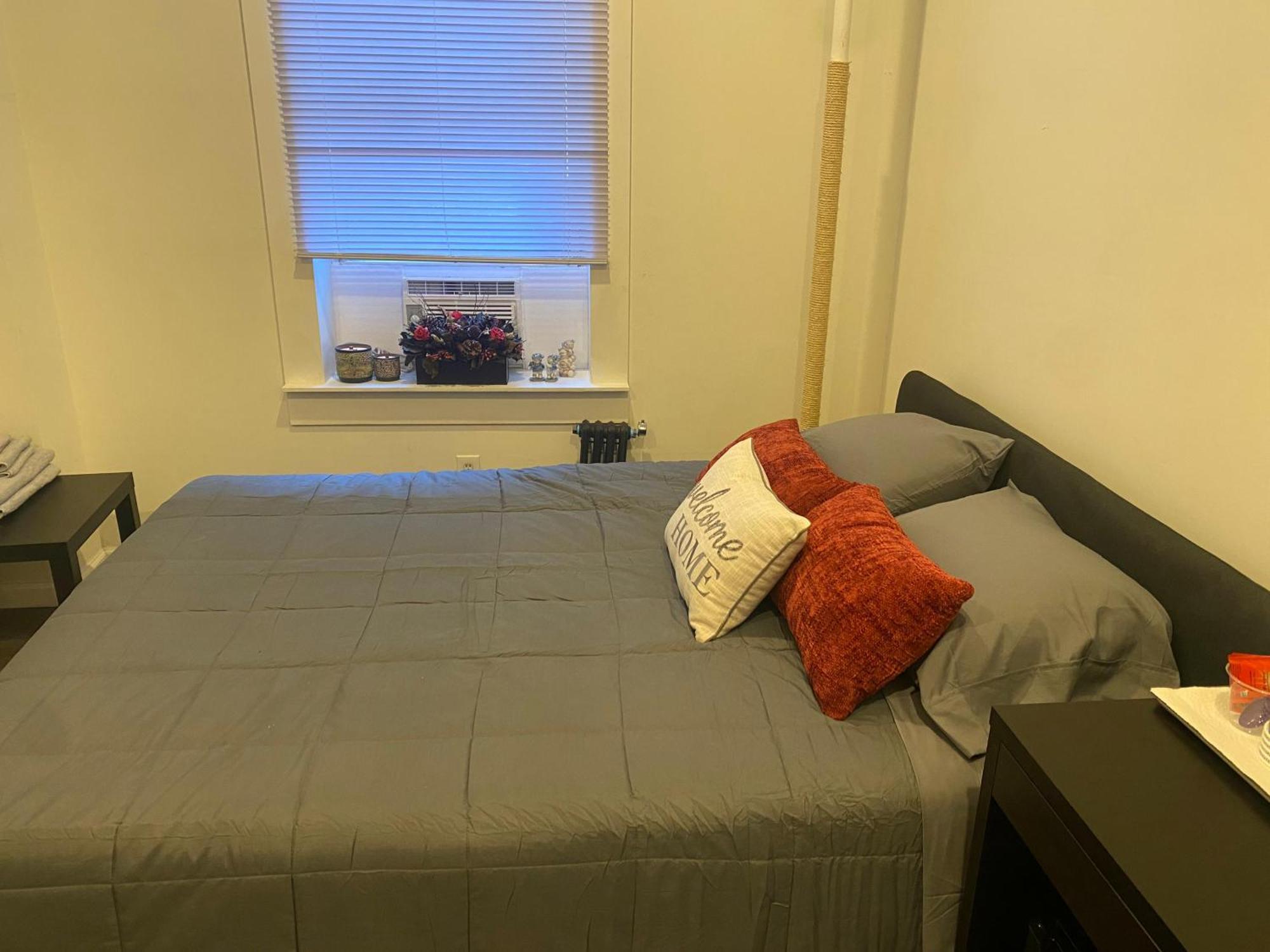 Queen Room with Shared Bathroom