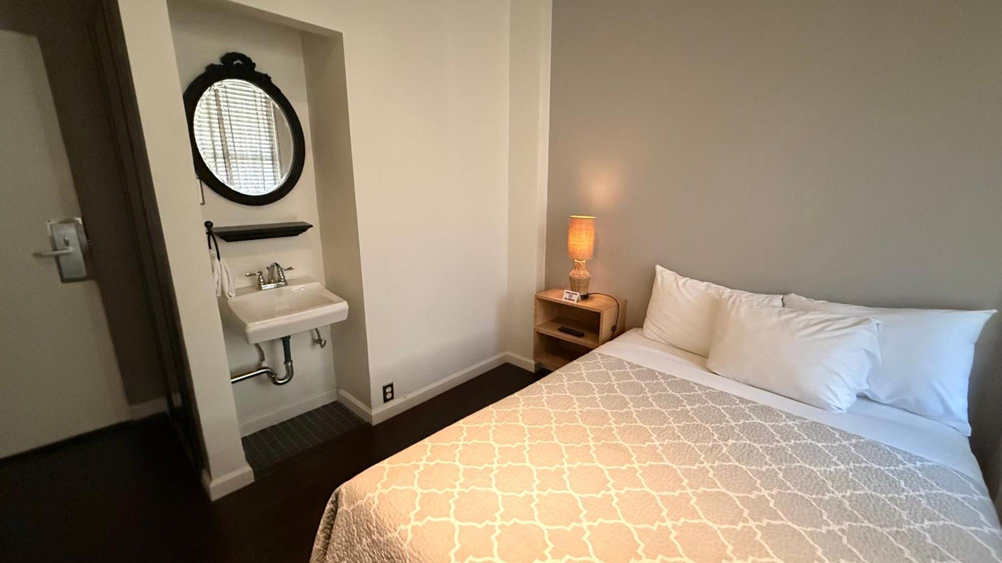 Single Room with Private External Bathroom