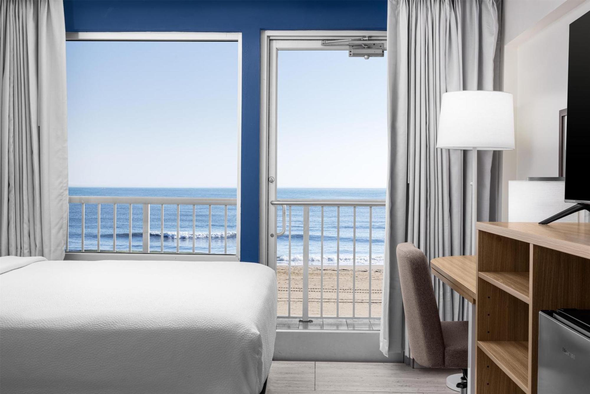 Oceanfront Queen Room with Two Queen Beds