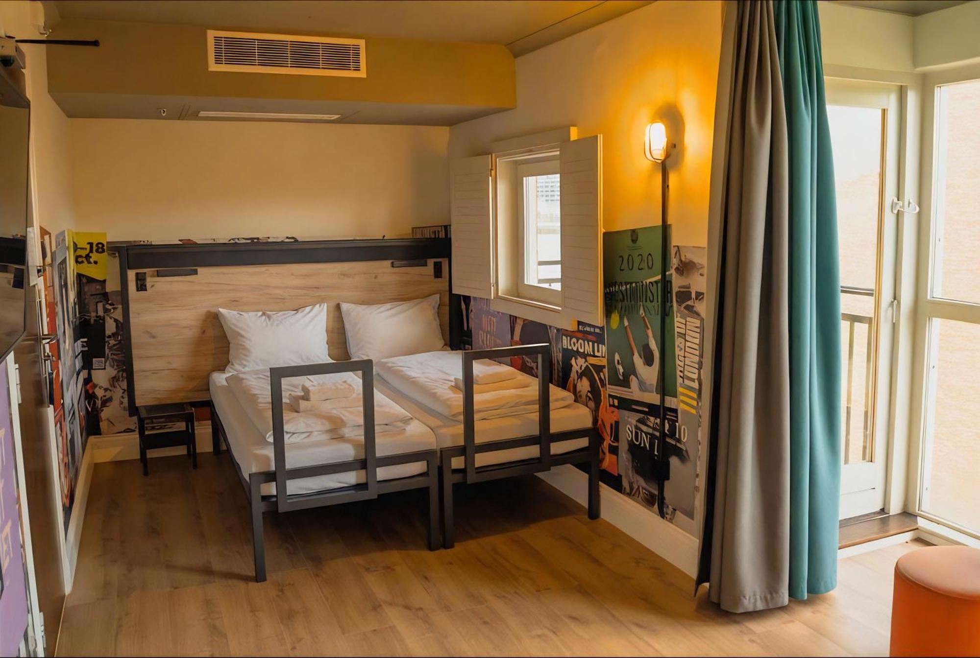 Six-Bed Room