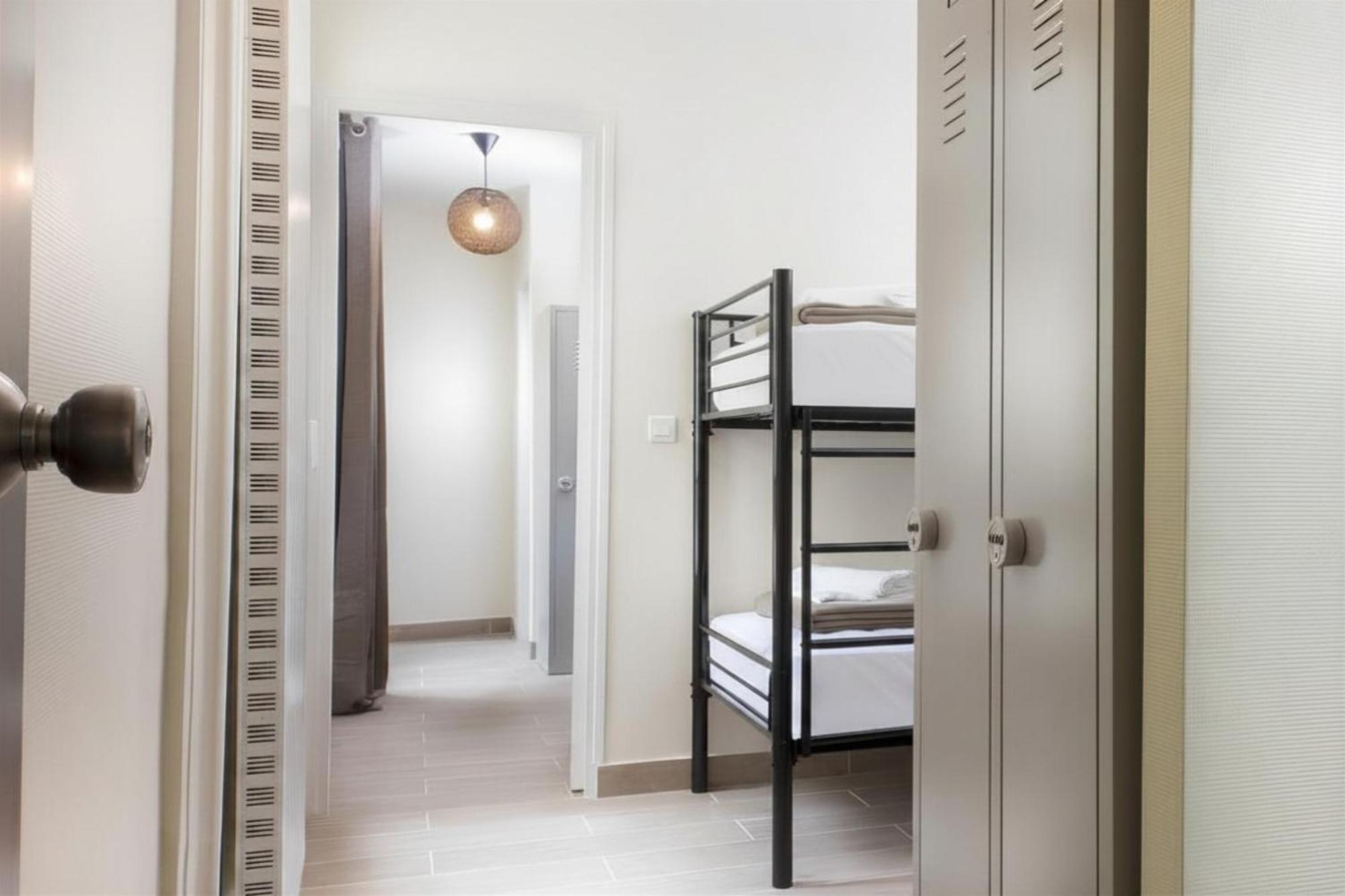 Bed in 8-Bed Mixed Dormitory Room