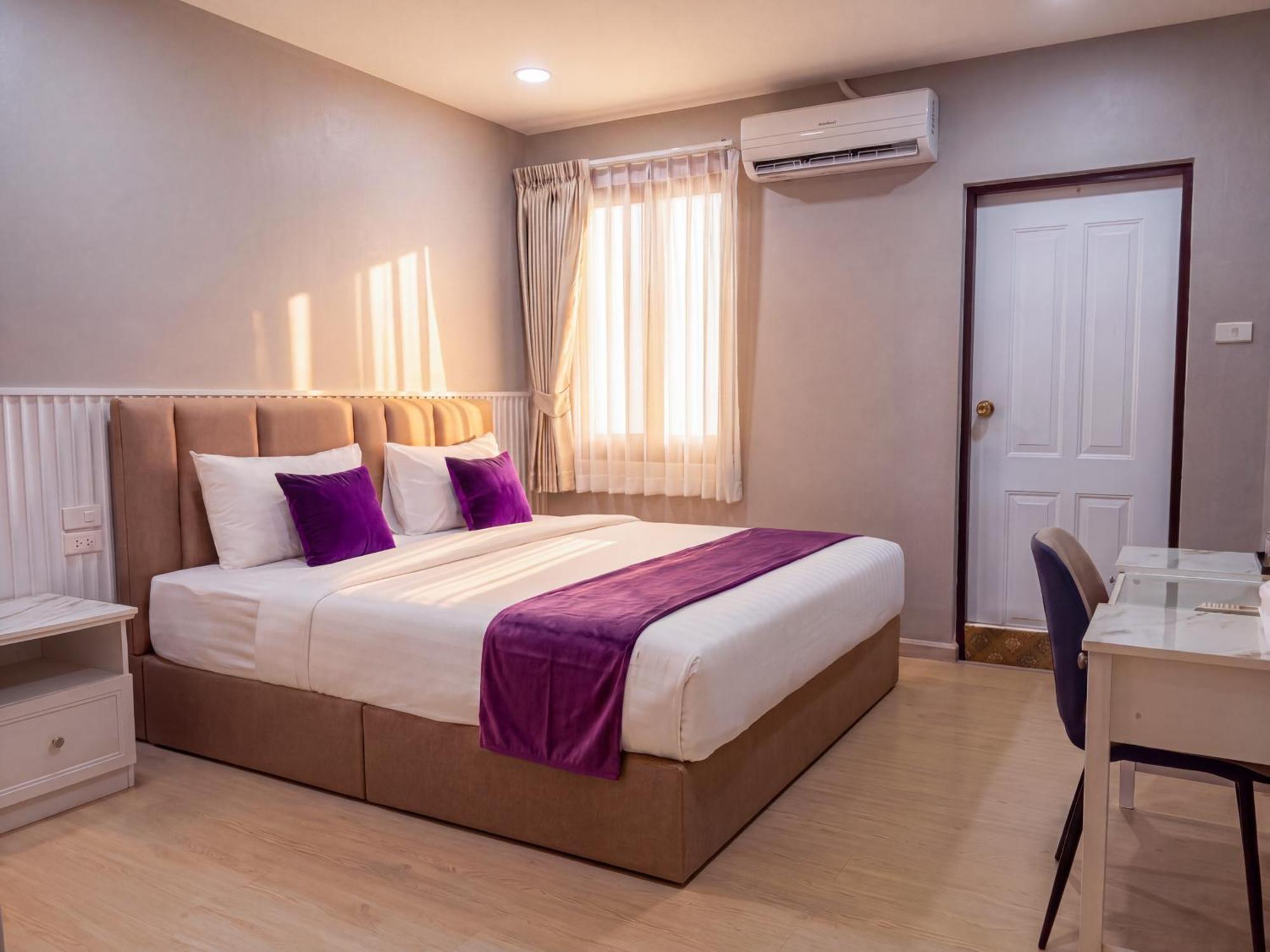King Room with Balcony
