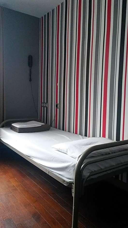 Bed in 4-Bed Mixed Dormitory Room