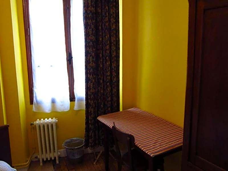 Single Room with Shared Bathroom and Shared Toilet