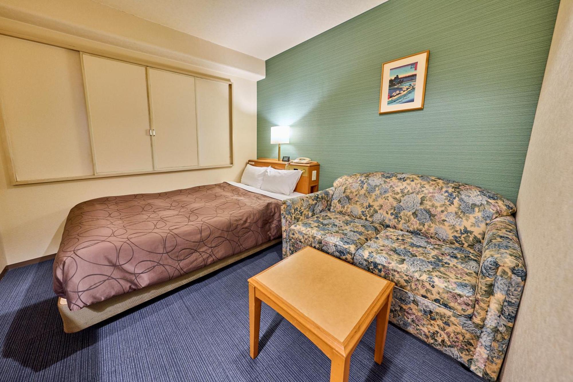 Double Room with Sofa - Non-Smoking