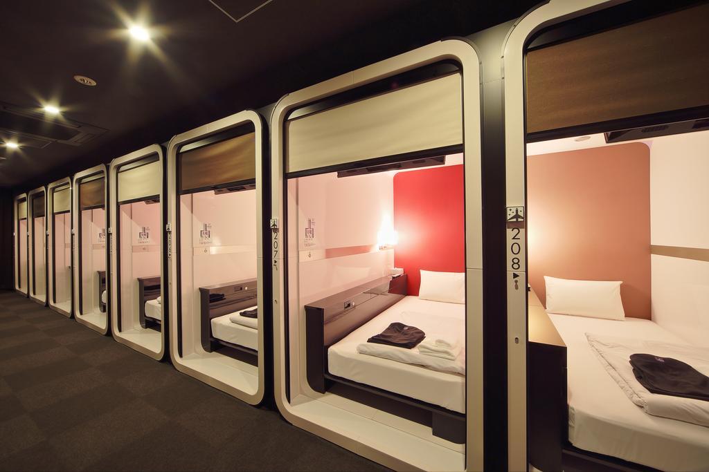 Business Class Cabin - Male