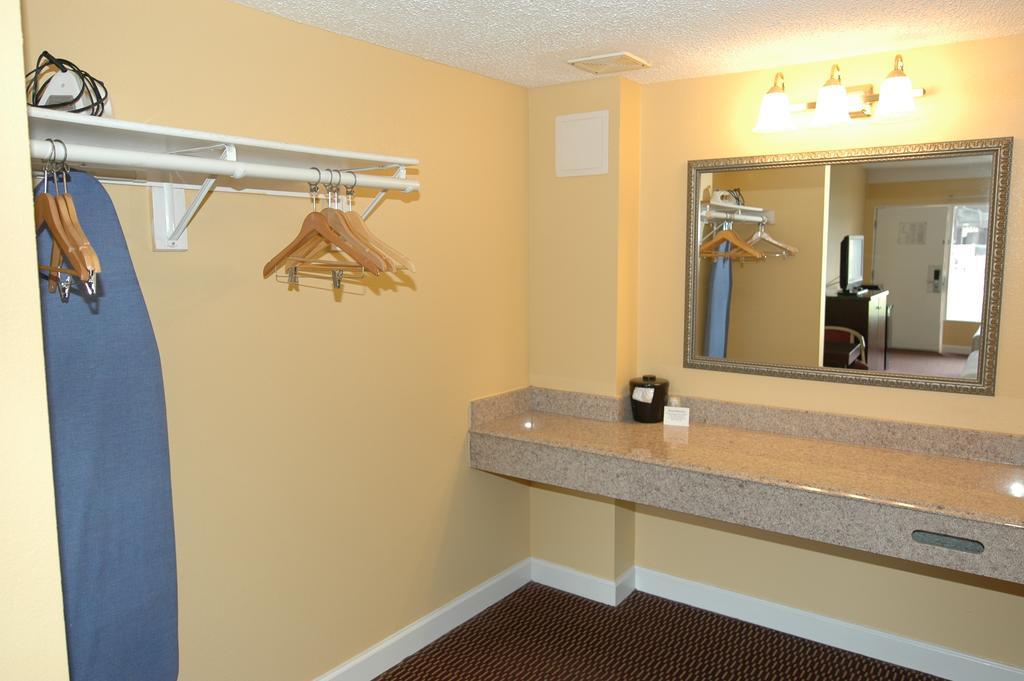 Standard Queen Room with Two Queen Beds