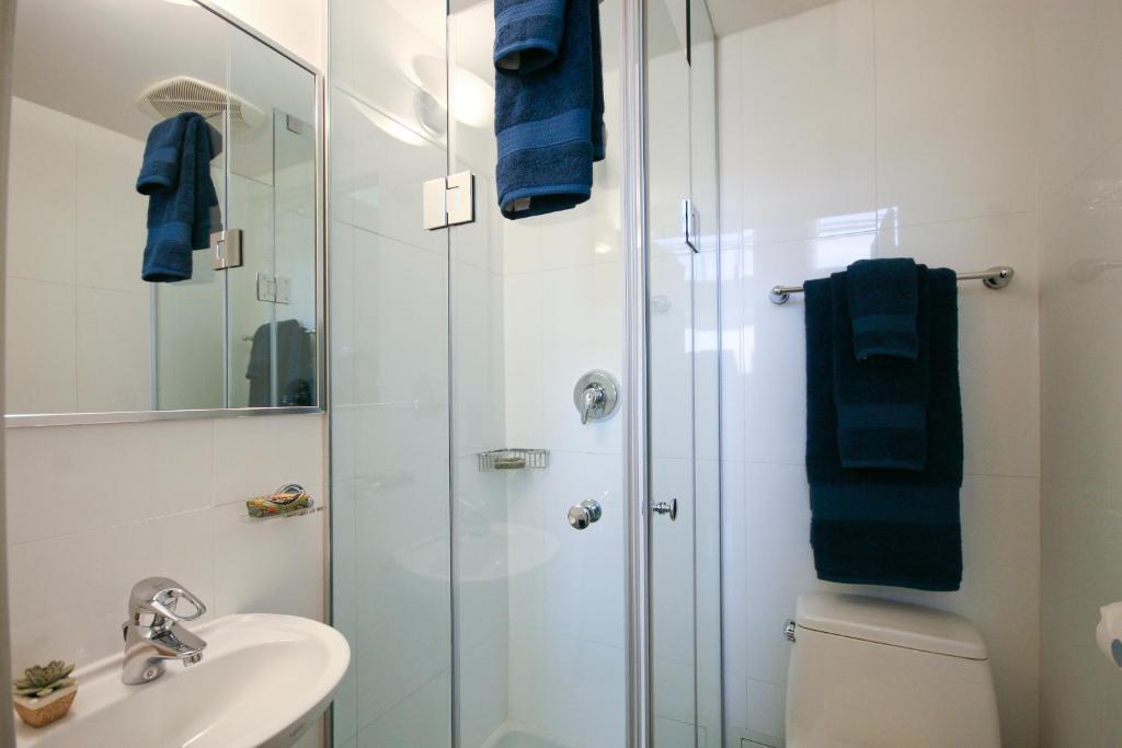 One-Bedroom Apartment with Partial City View