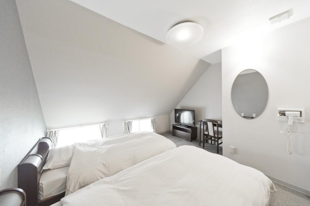 Twin Room - Non-Smoking - Annex,643796460:JPEG