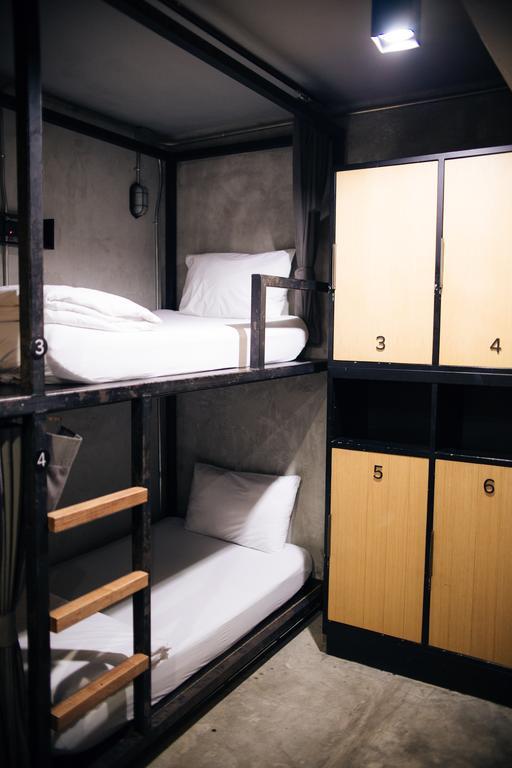 Bunk Bed 6-Bed Mixed Dormitory Room No Window,326440708:JPEG