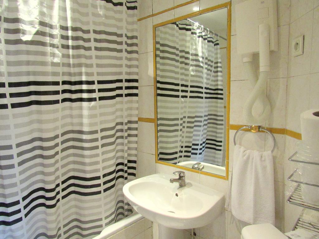 Triple Room,327451303:JPEG