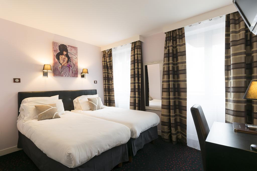 Twin Room with Shower
