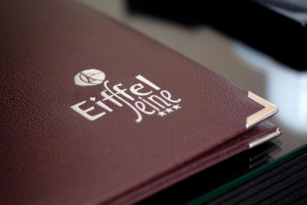 Family Room,247803741:JPEG