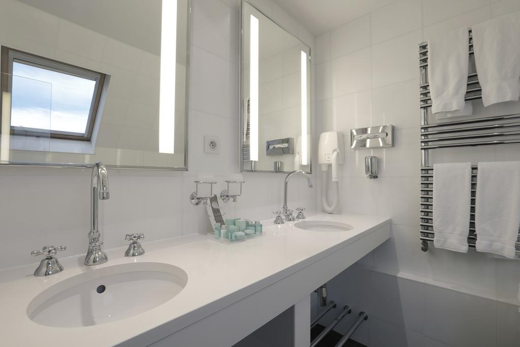 Quadruple Room,1077377401:JPEG