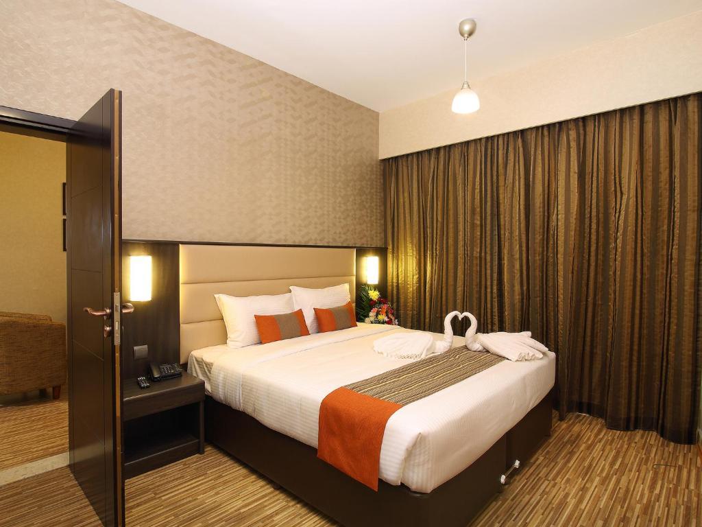 Executive Suite,42102469:JPEG