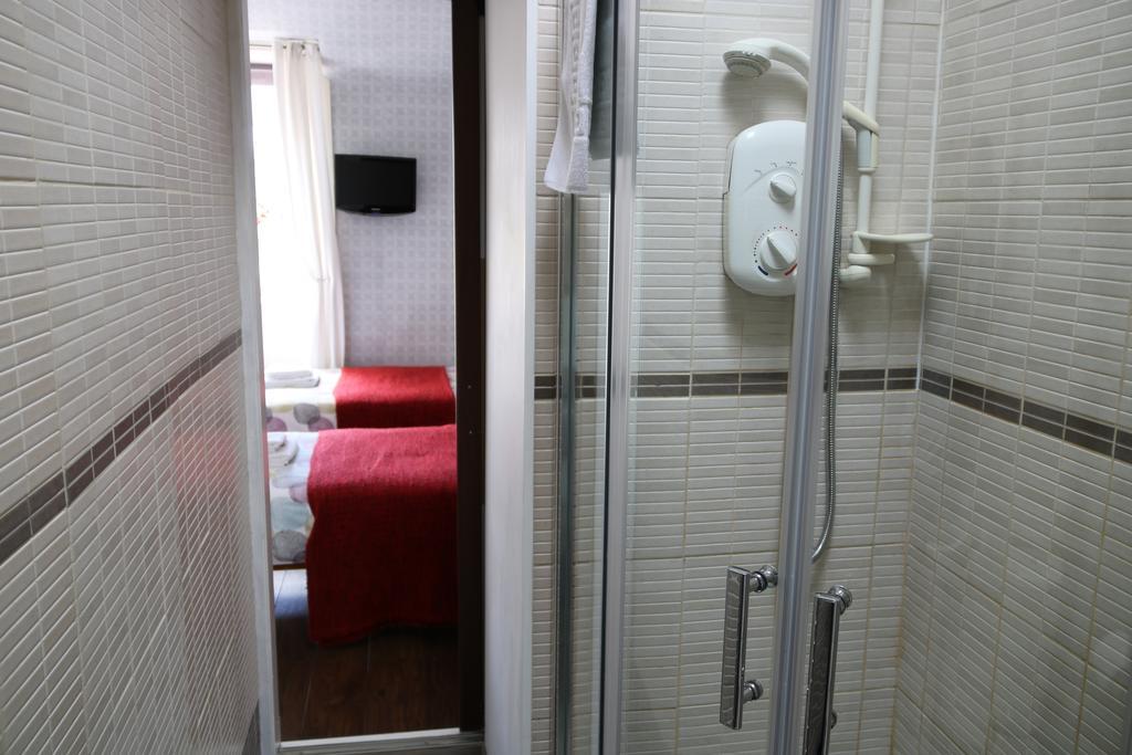 Room 3 - Twin Room with View