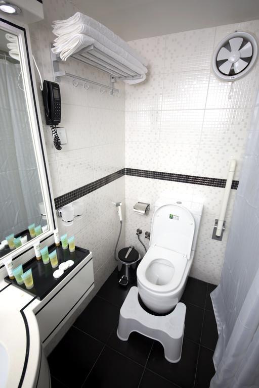 Standard Double or Twin Room,461448933:JPEG