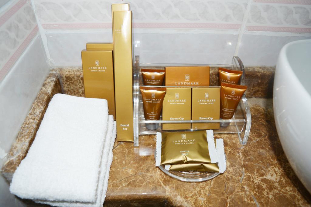 Classic Room Twin Beds,689391858:JPEG